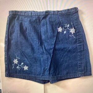 PENNINGTONS Women Wrap Front Blue Jean Shorts Size 16